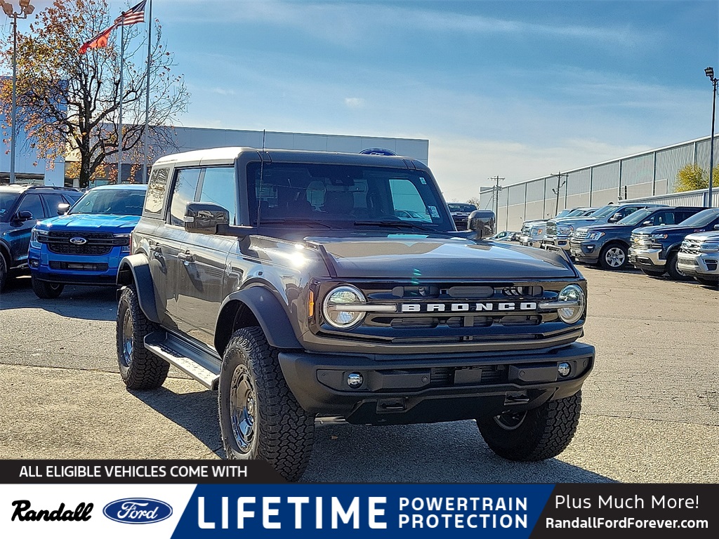 2025 Ford Bronco 4-Door Outer Banks's photo