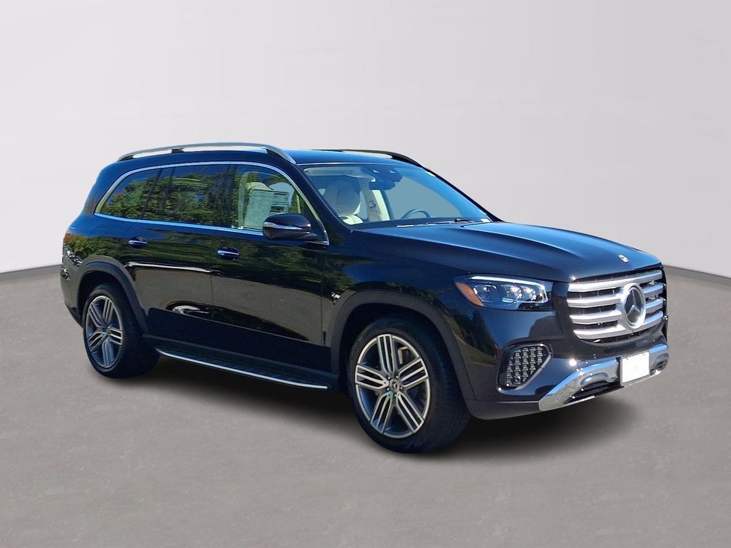 2026 Mercedes Benz GLS 450 4MATIC photo 2