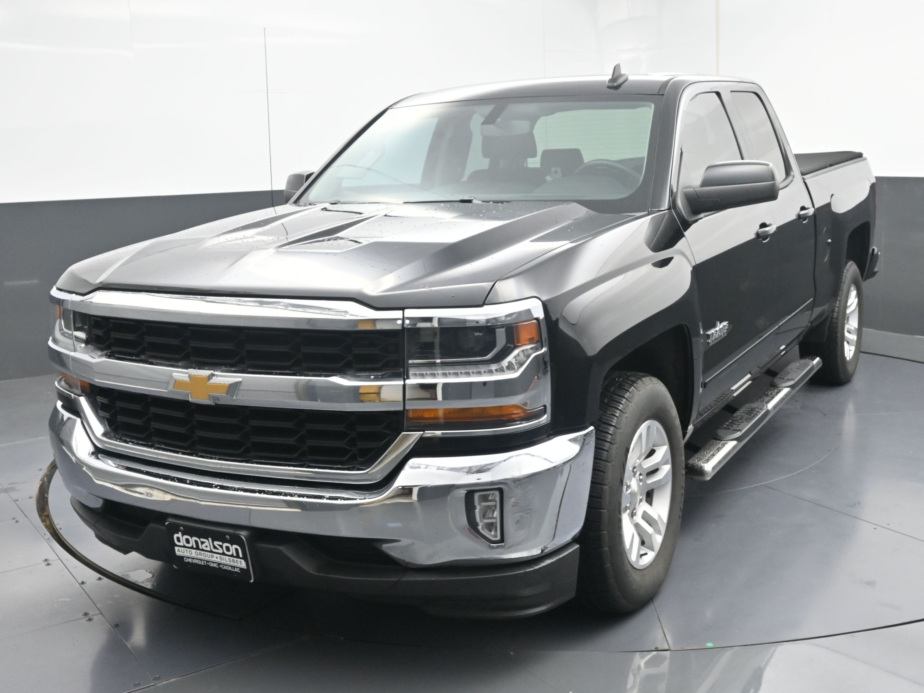 2019 Chevrolet Silverado 1500 LT photo 4