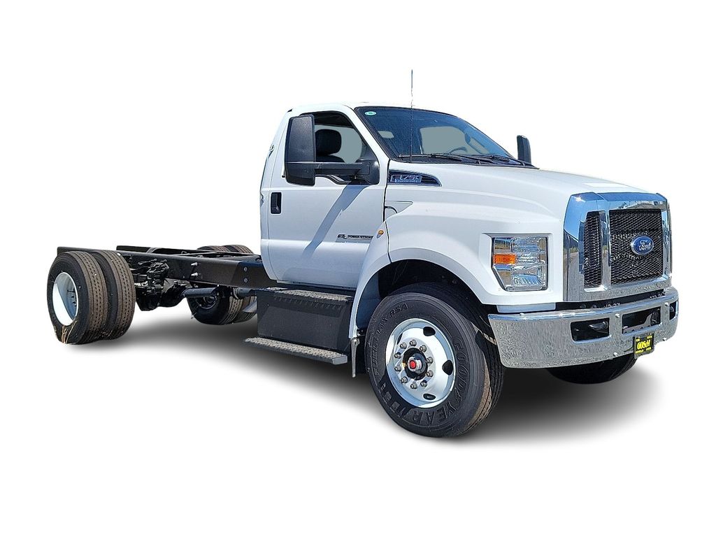 2024 Ford F-750 photo 3