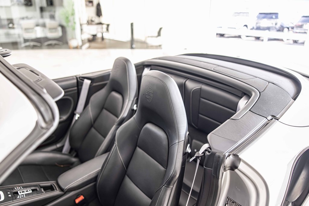 2017 PORSCHE 911 - Image 18