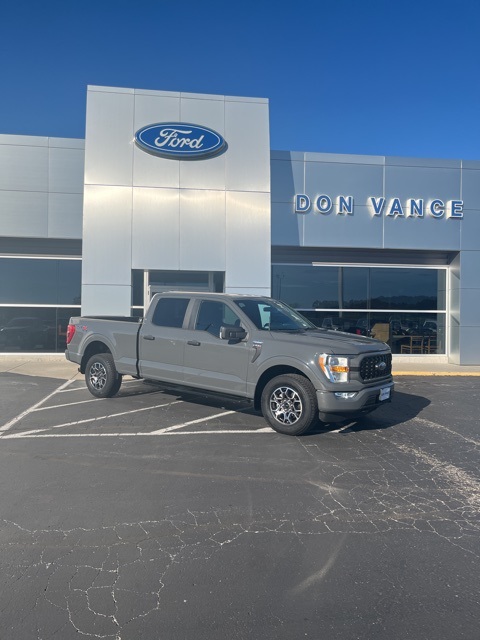 2021 Ford F-150 XL's photo