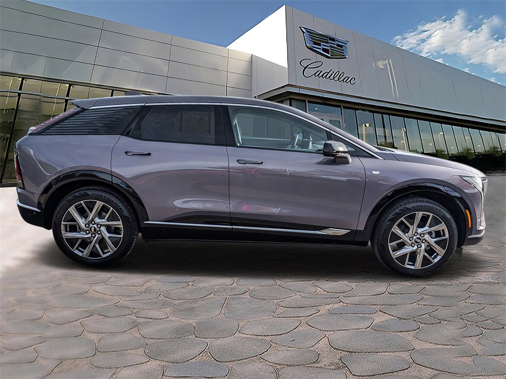 2026 Cadillac Optiq Luxury photo 4