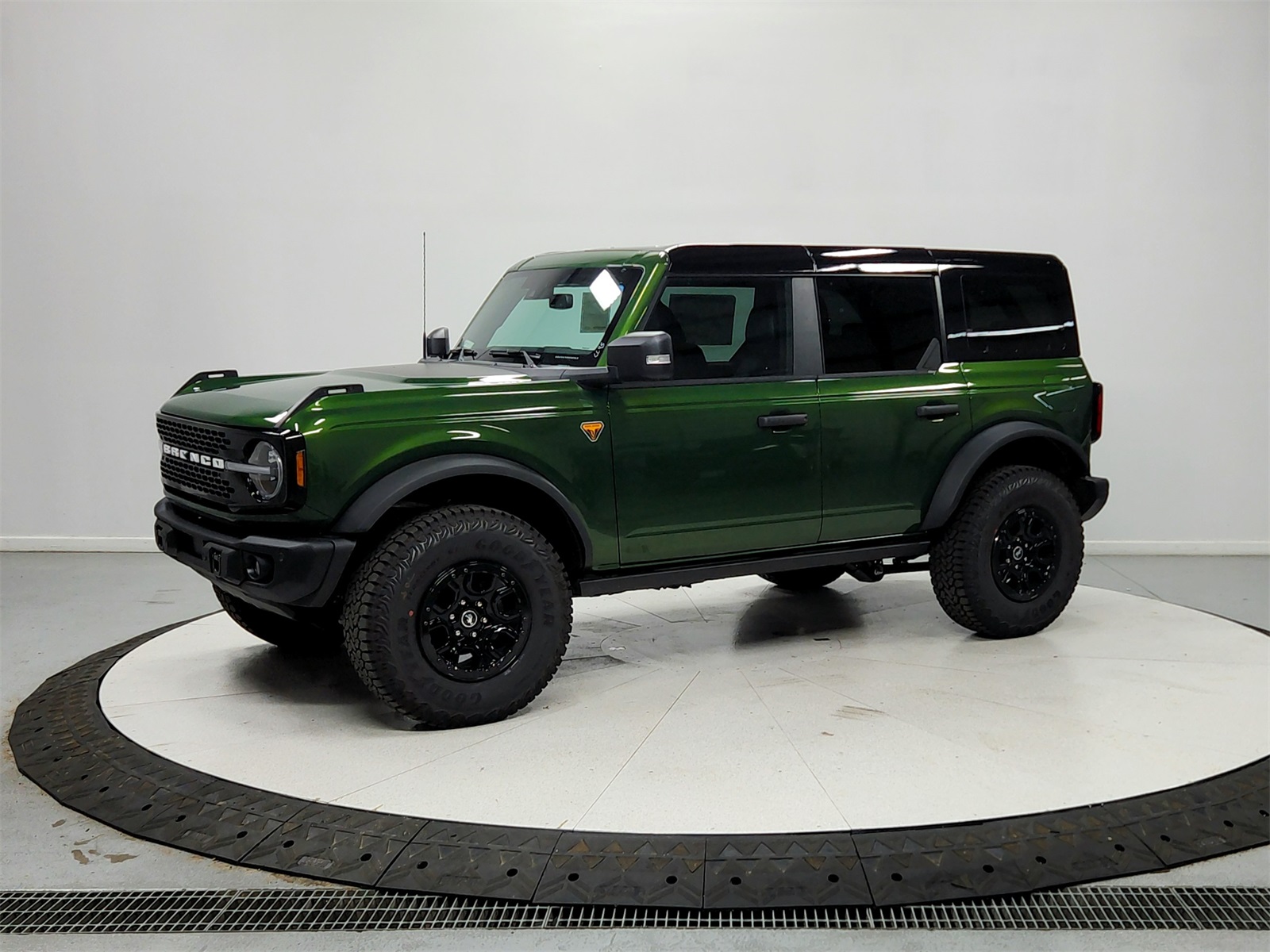 2025 Ford Bronco Badlands photo 3