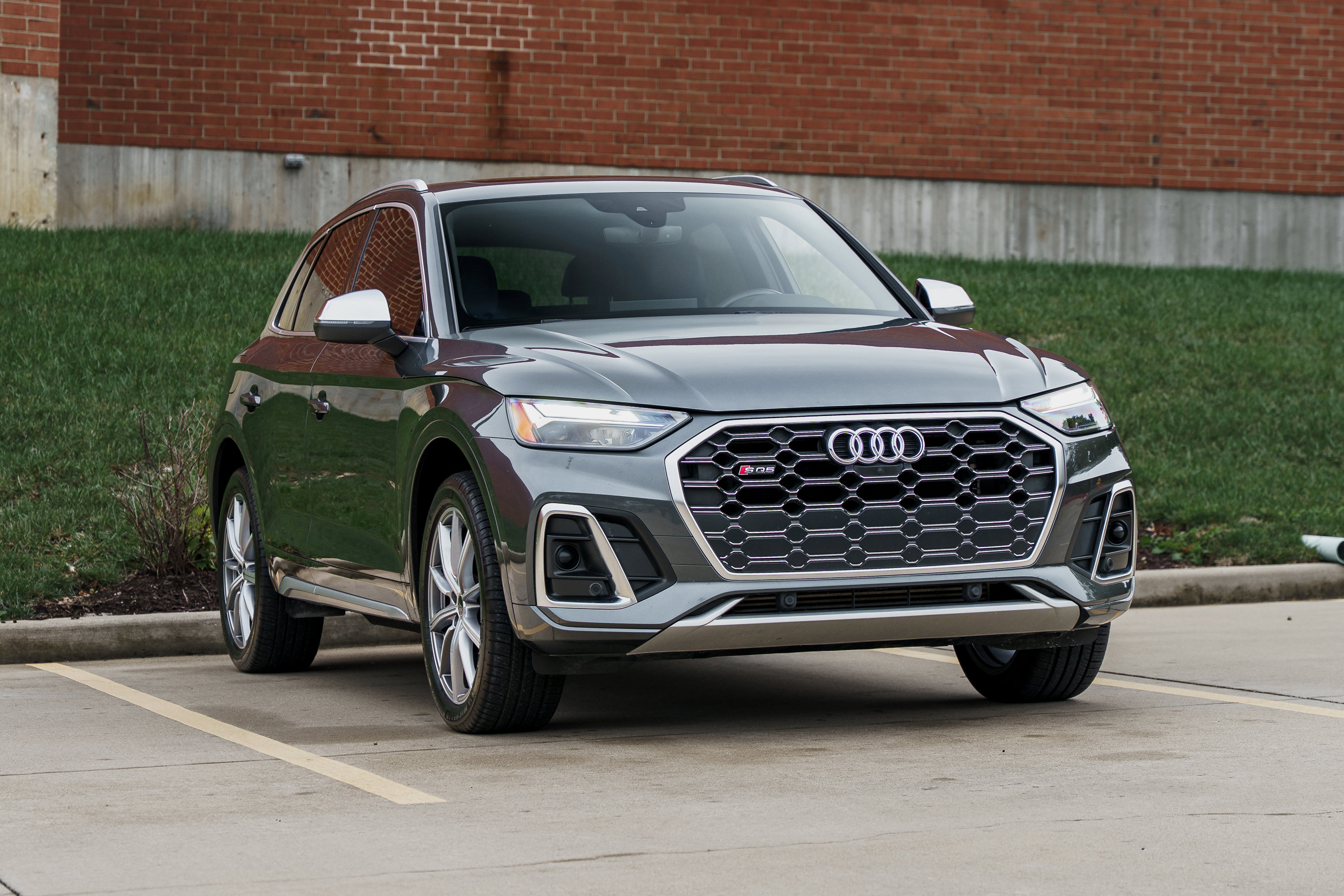 2023 Audi SQ5 Premium Plus's photo