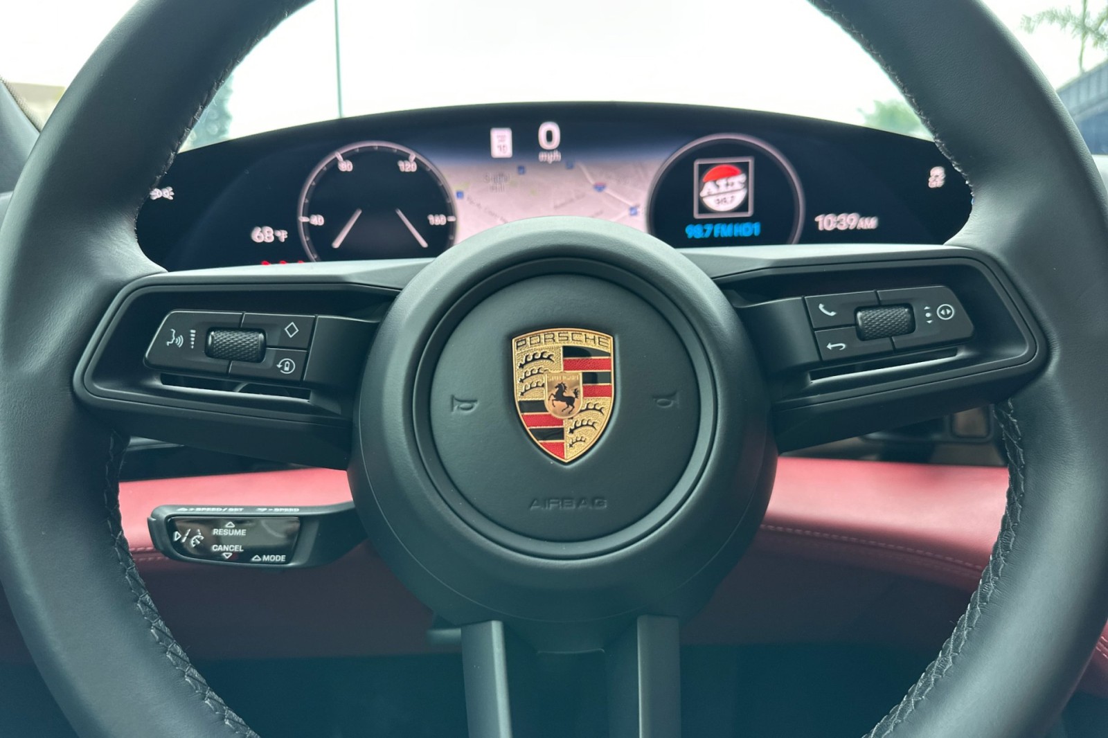 2023 Porsche Taycan photo 27