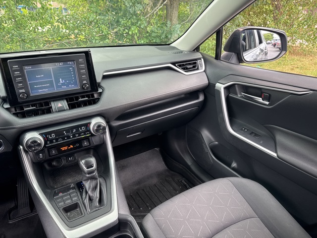 2019 Toyota RAV4 XLE photo 33