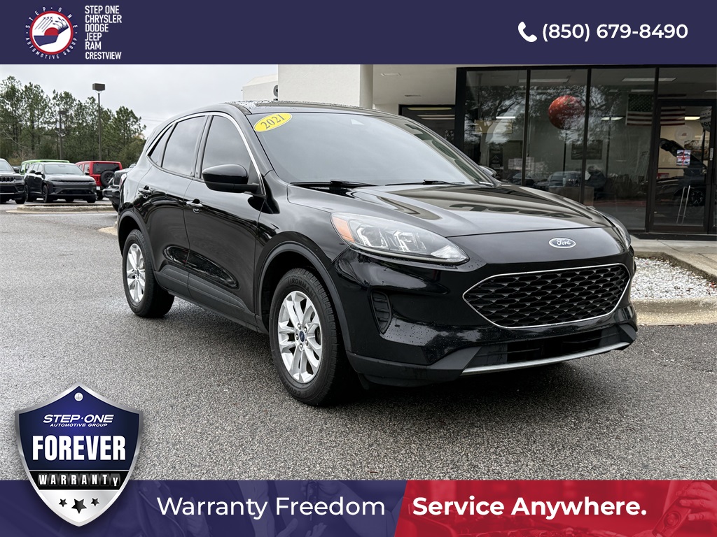 2021 Ford Escape SE's photo