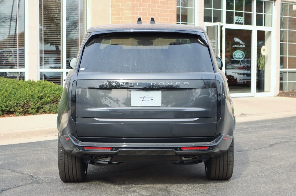 2025 Land Rover Range Rover SE photo 4