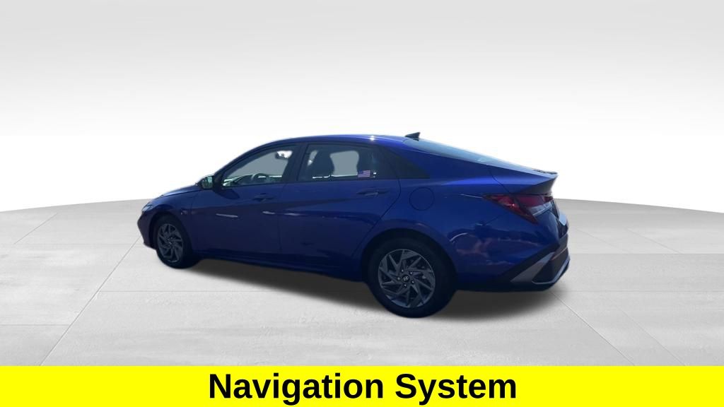 2024 Hyundai Elantra SEL photo 5