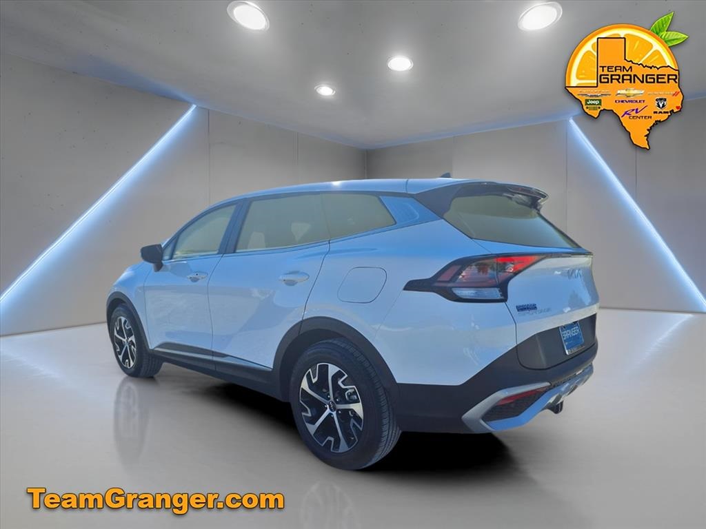 2023 Kia Sportage EX photo 4