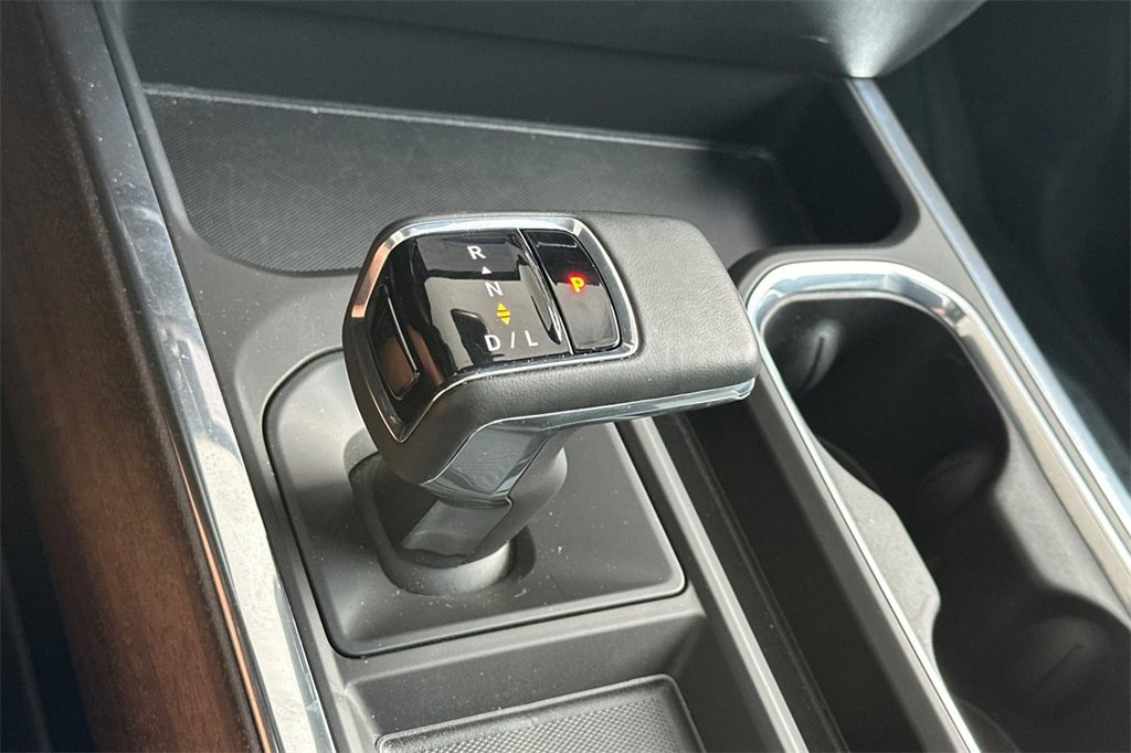 2023 Chevrolet Silverado 1500 High Country photo 24