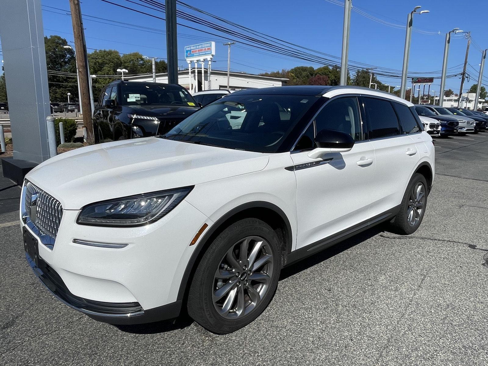 2021 Lincoln Corsair Standard photo 2