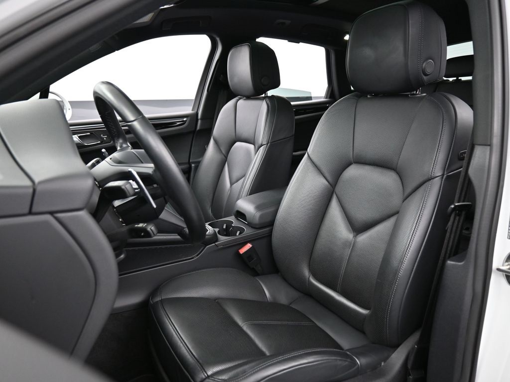 2024 Porsche Macan S photo 4