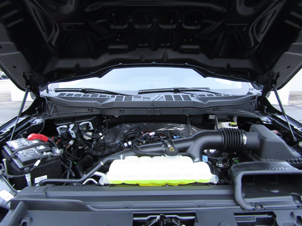2025 Ford F-150 XLT photo 29