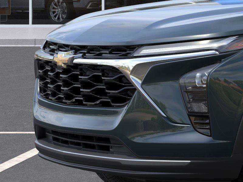 2025 Chevrolet Trax LT photo 5