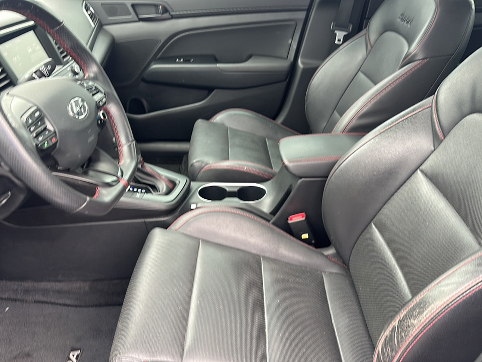 2018 Hyundai Elantra Sport photo 2