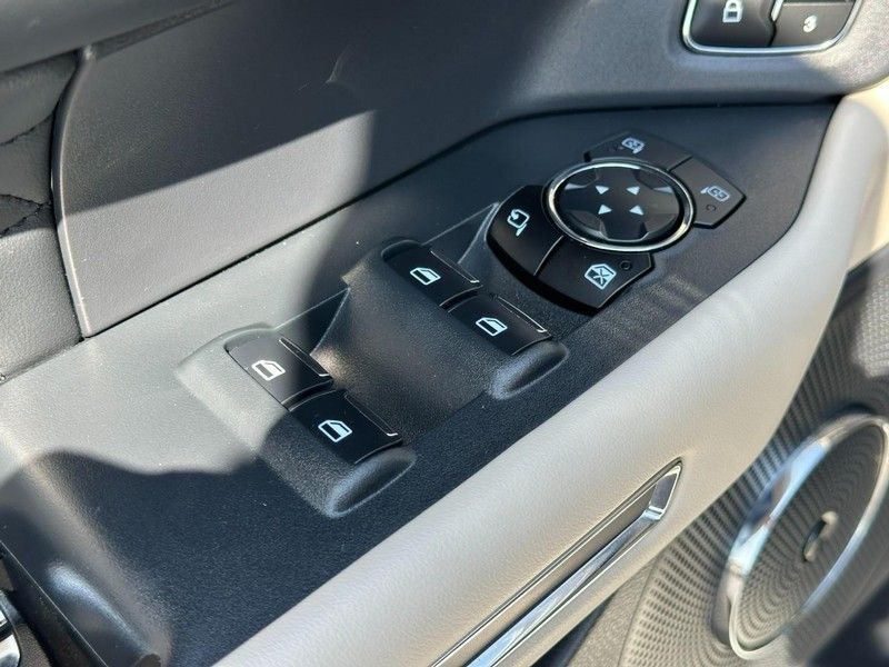 2023 Ford Expedition MAX Platinum photo 17