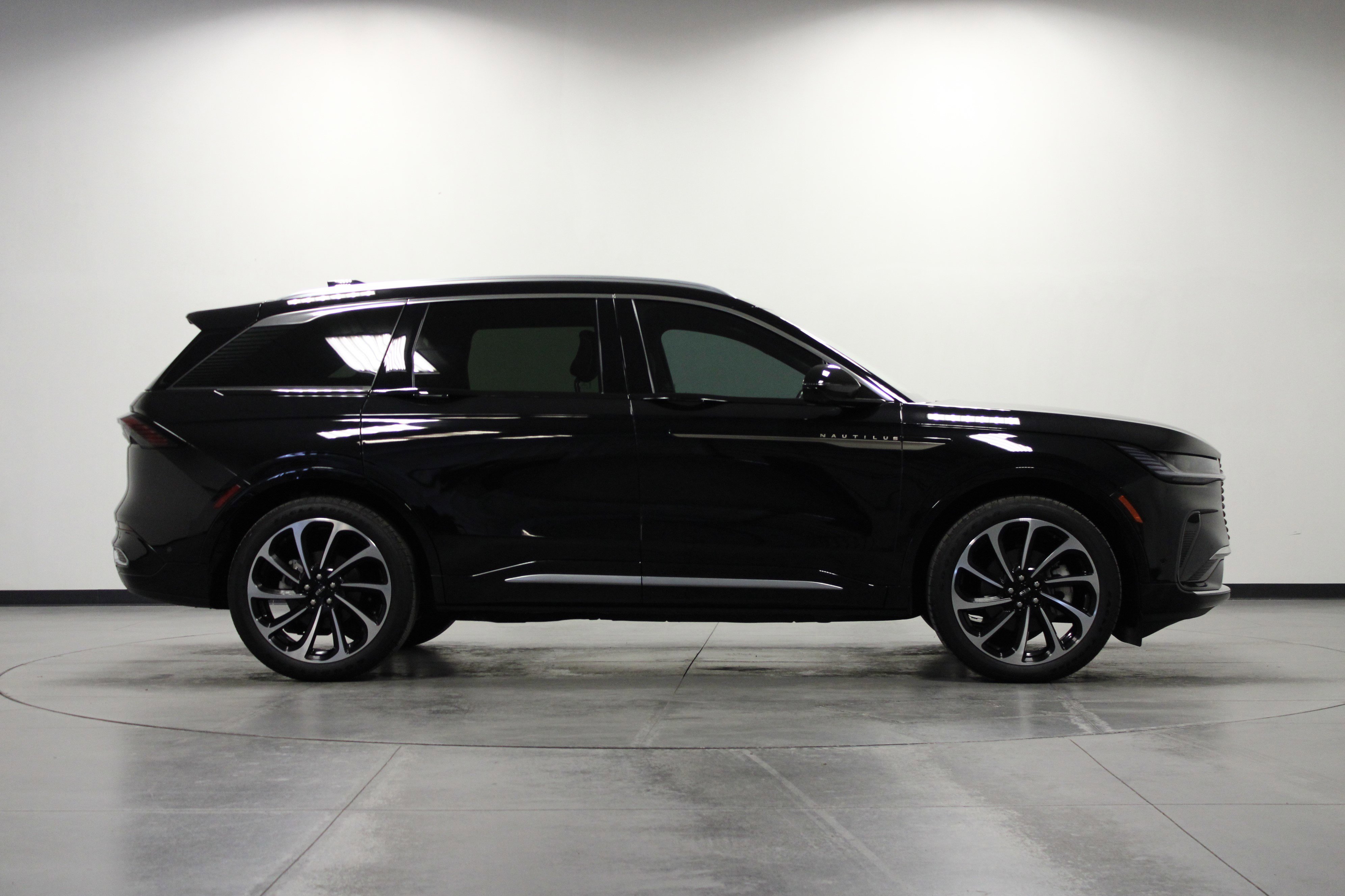 2024 Lincoln Nautilus Black Label photo 2