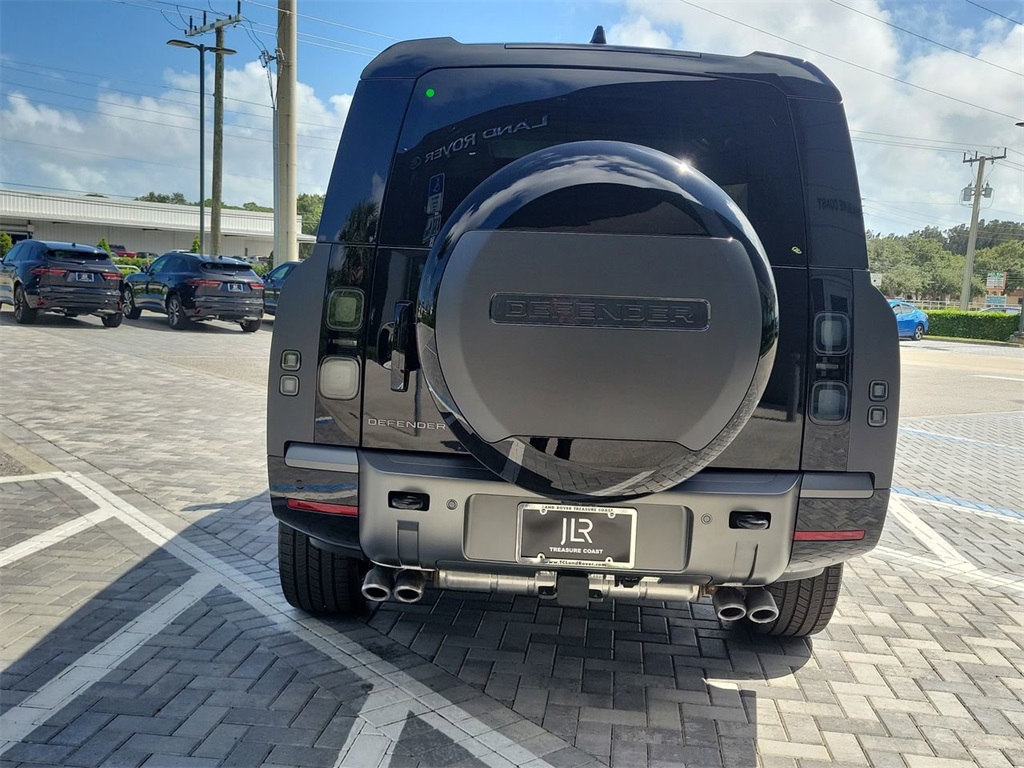 2026 Land Rover Defender 130 V8 photo 4