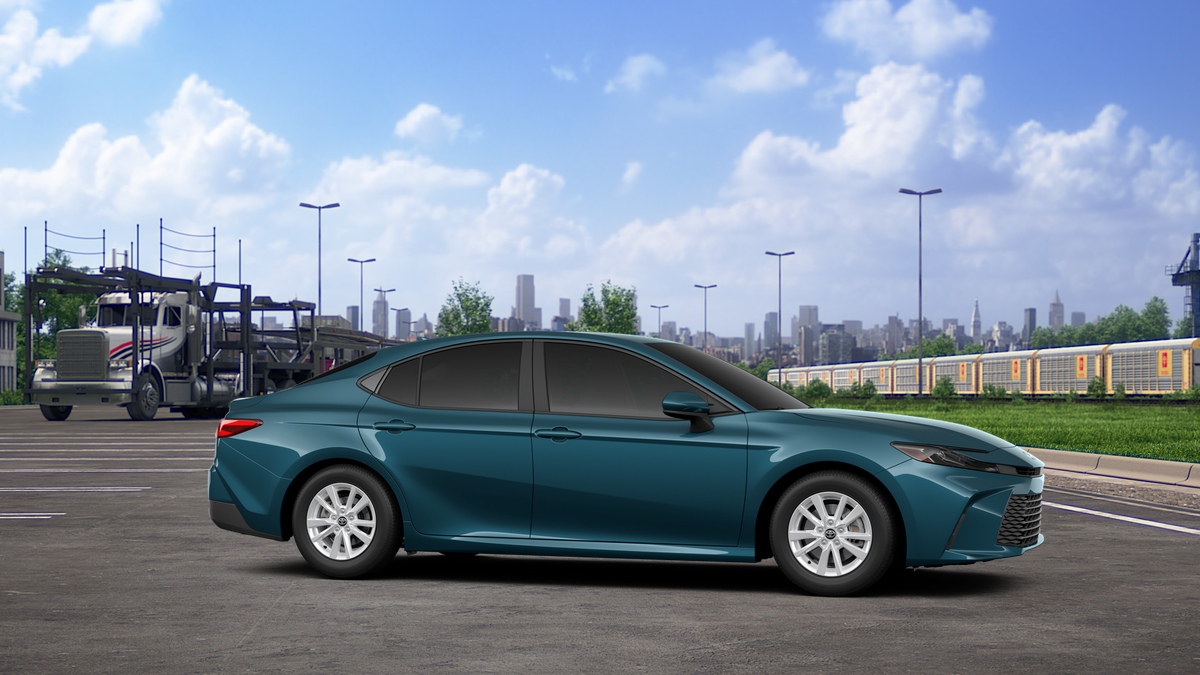 2025 Toyota Camry LE photo 13