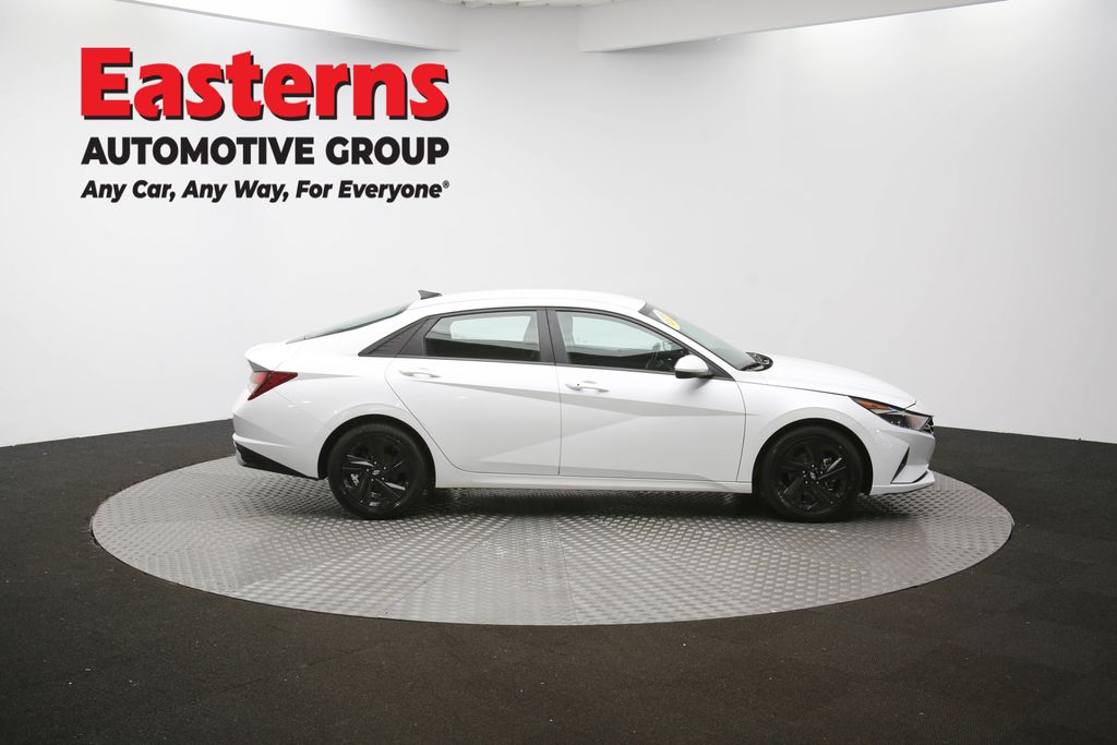 2022 Hyundai Elantra SEL Convenience photo 35