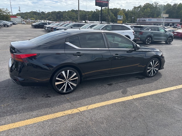 2022 Nissan Altima 2.5 SR photo 2