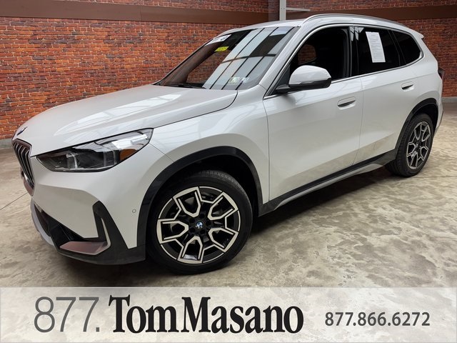 2025 BMW X1 28i's photo