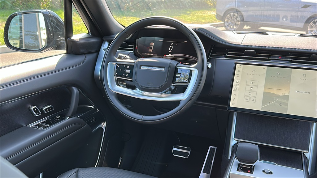 2025 Land Rover Range Rover SE photo 21