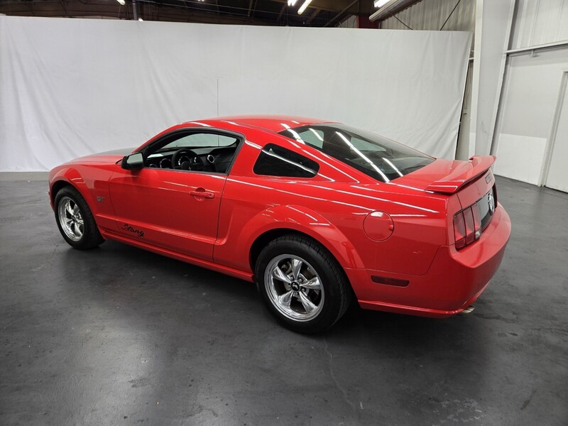 2006 Ford Mustang GT Deluxe photo 3