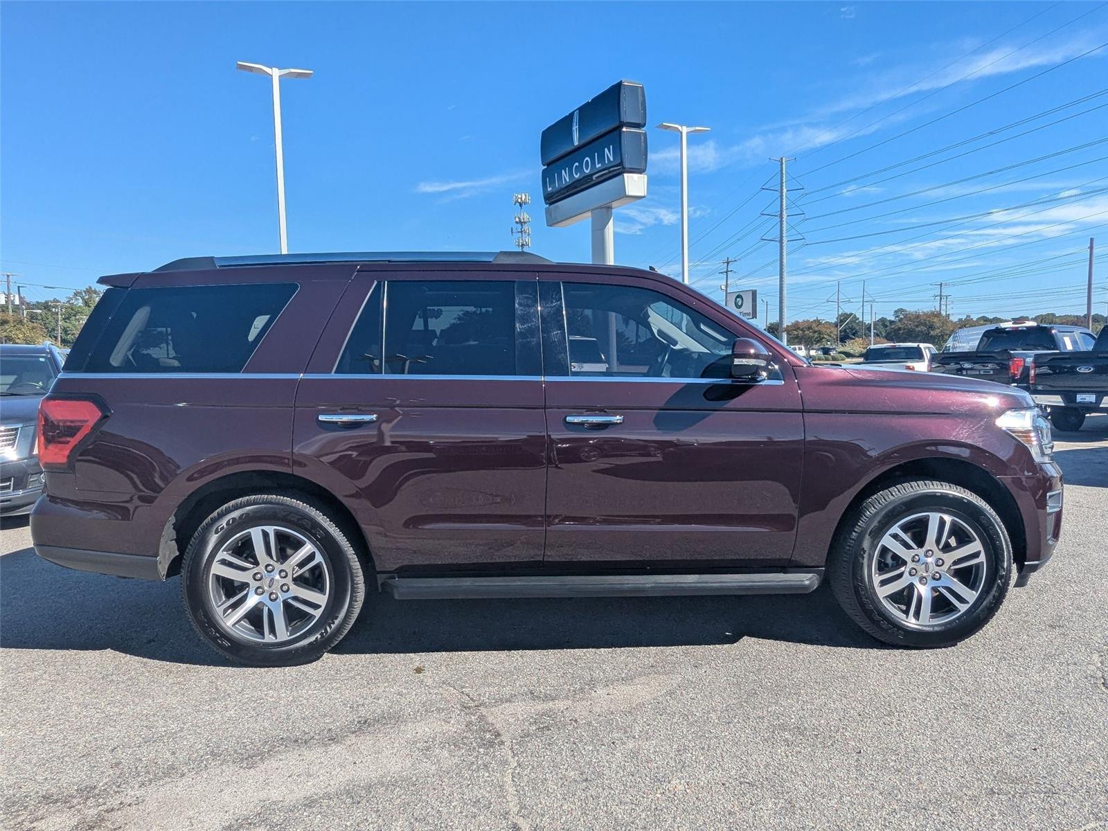 2024 Ford Expedition Limited photo 4