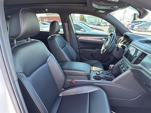 2020 Volkswagen Atlas Cross Sport V6 SE photo 8