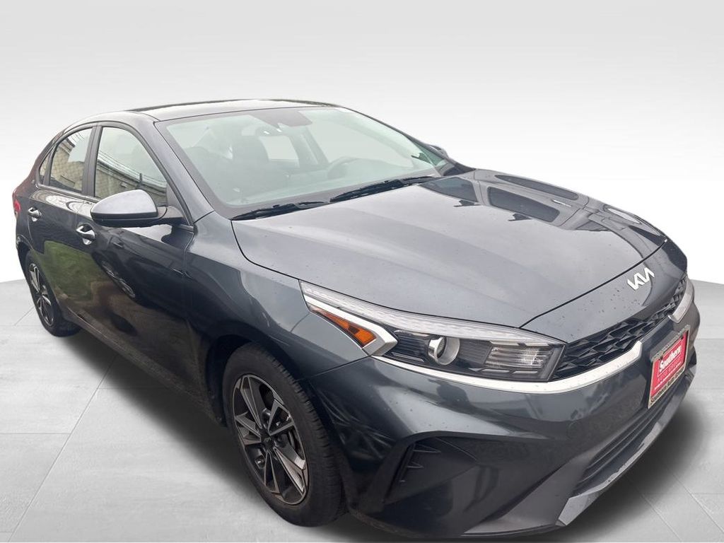 2023 Kia Forte LXS photo 8