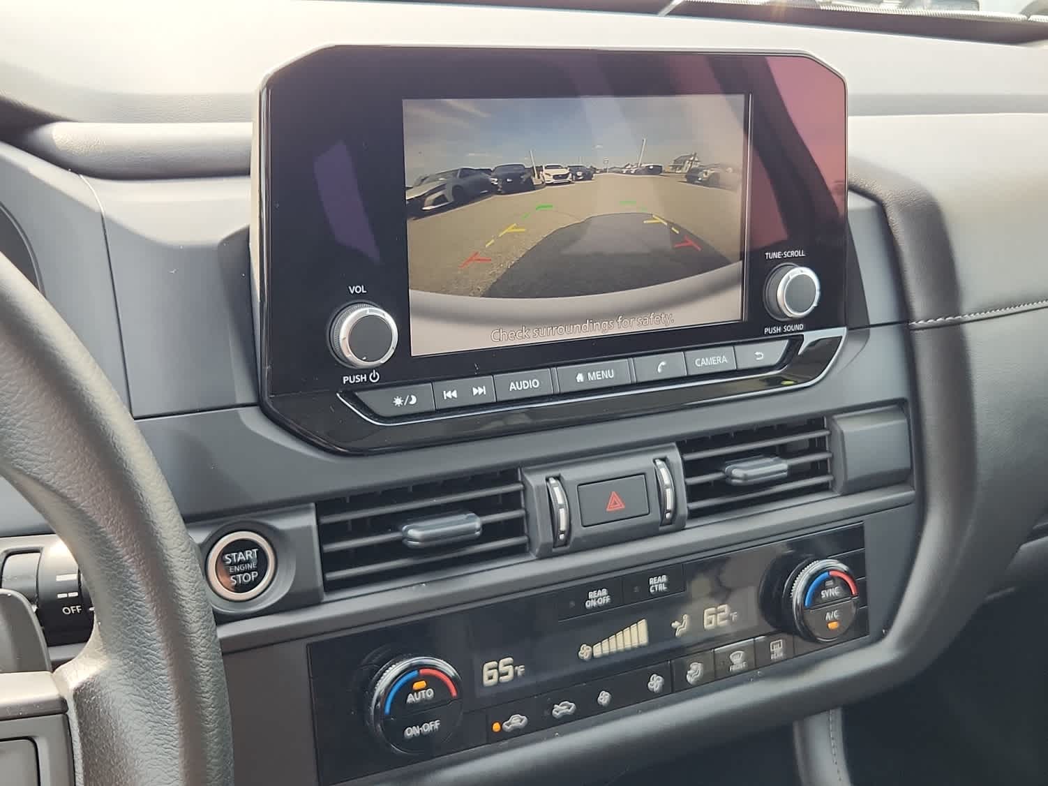 2024 Nissan Pathfinder S photo 14