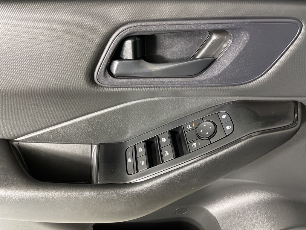 2024 Nissan Rogue S photo 14