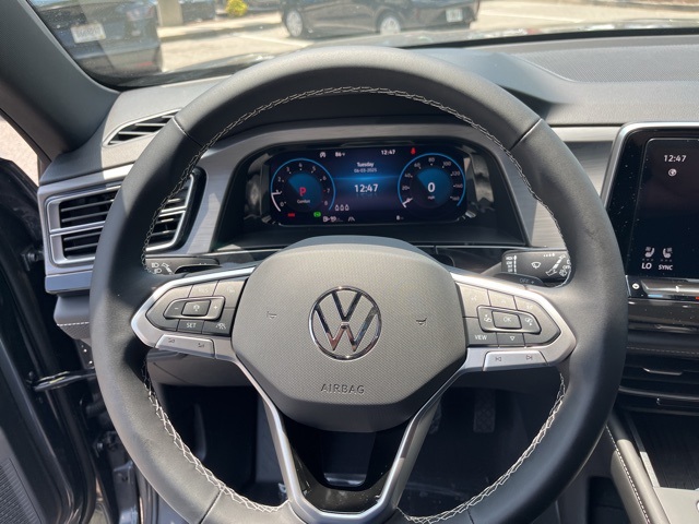 2025 Volkswagen Atlas Cross Sport SE photo 18