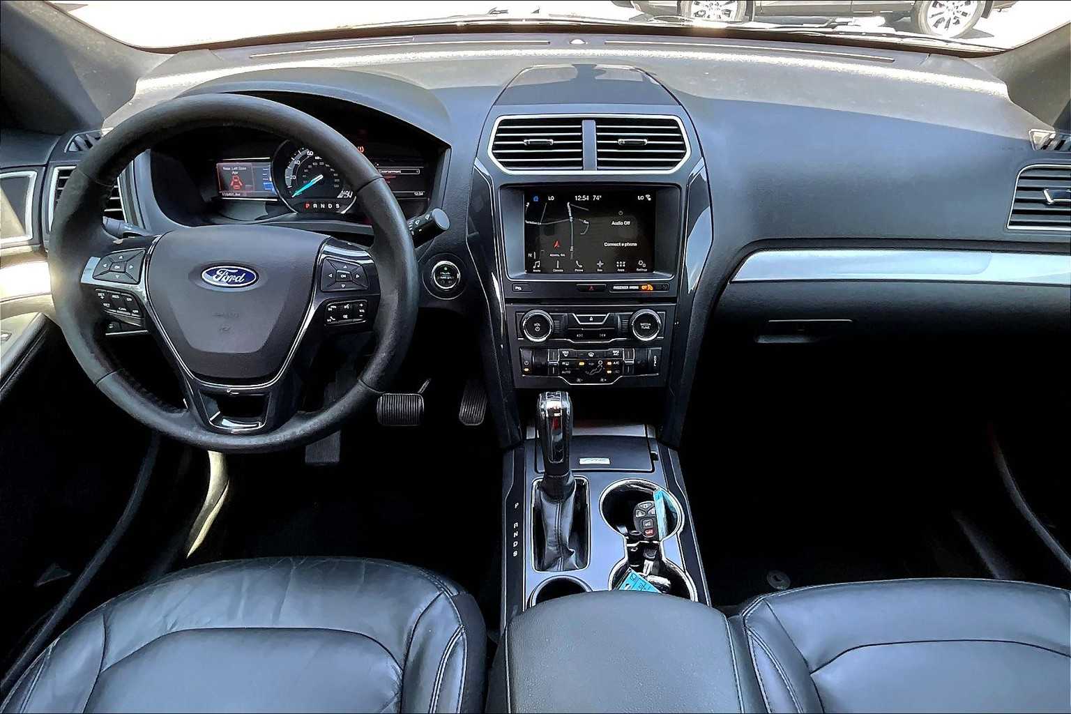 2017 Ford Explorer XLT photo 13