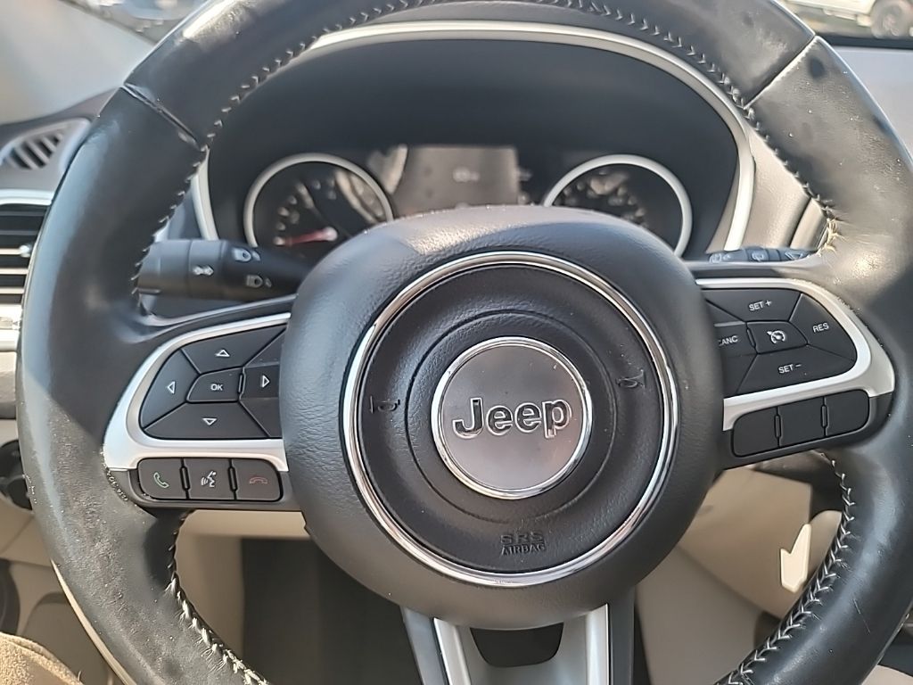 2017 Jeep Compass Latitude photo 12