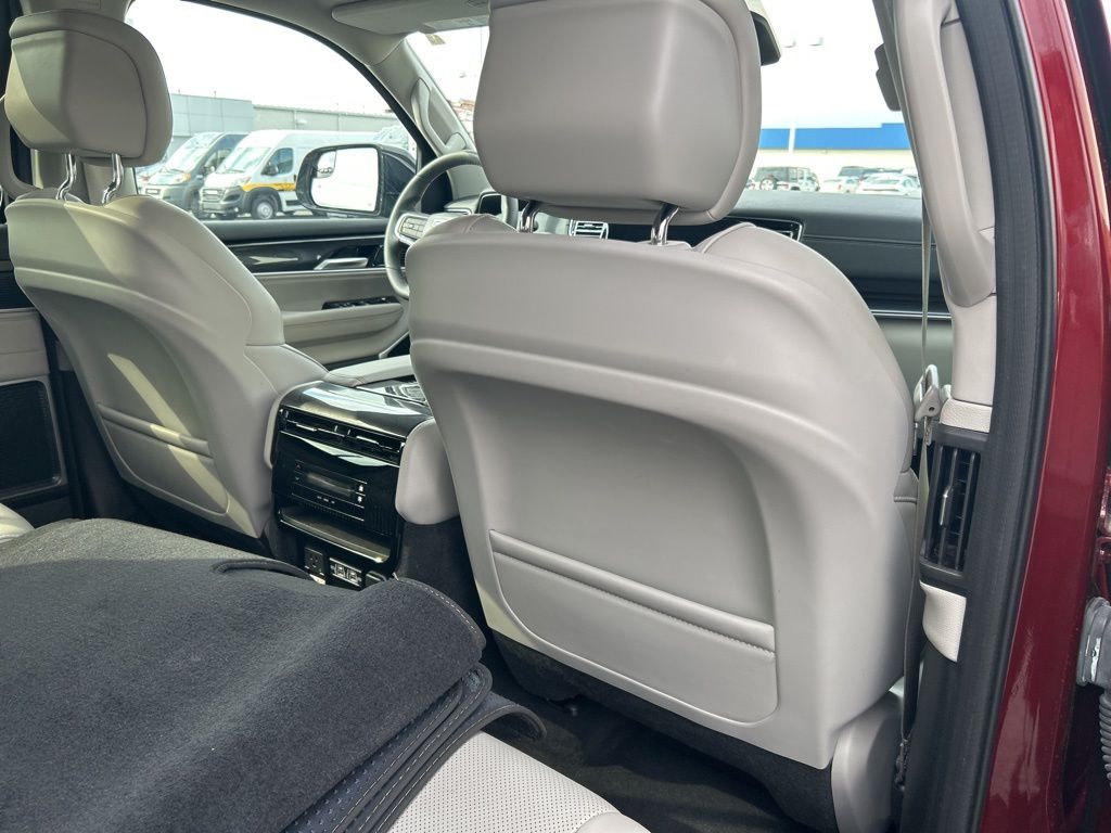 2024 Jeep Wagoneer Base photo 16