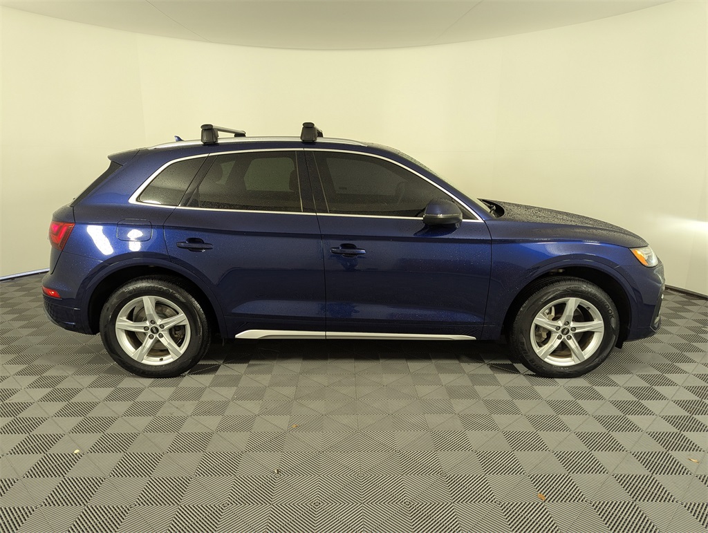 2021 Audi Q5 45 Premium photo 3