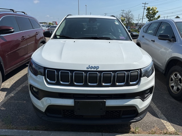 2022 Jeep Compass Latitude photo 2