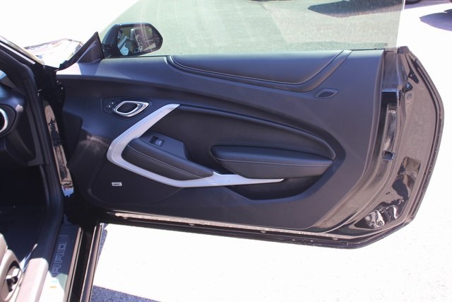 2016 Chevrolet Camaro 2LT photo 27