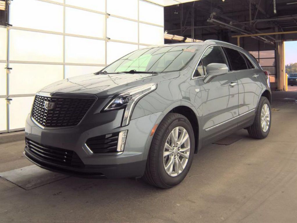 2022 Cadillac XT5 Luxury photo 2