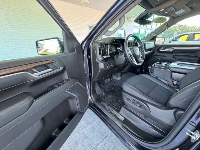 2022 Chevrolet Silverado 1500 LT photo 8