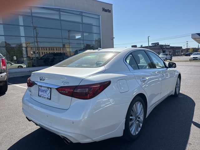 2024 Infiniti Q50 LUXE photo 3
