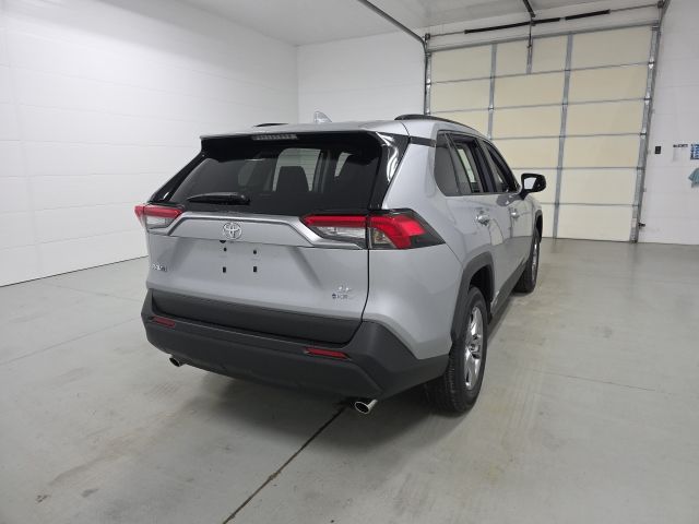 2025 Toyota RAV4 Hybrid LE photo 3