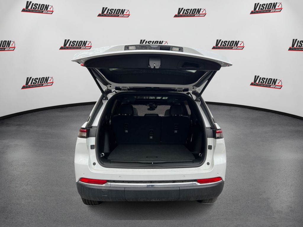 2024 Jeep Cherokee 4xe Base photo 11
