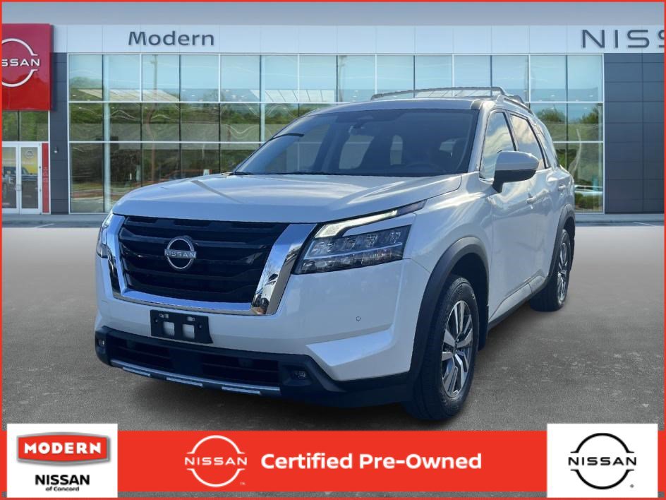 2023 Nissan Pathfinder SL
