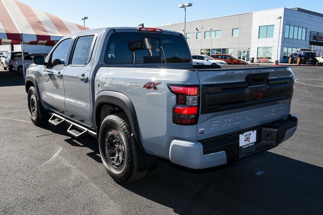 2025 Nissan Frontier PRO-4X photo 3