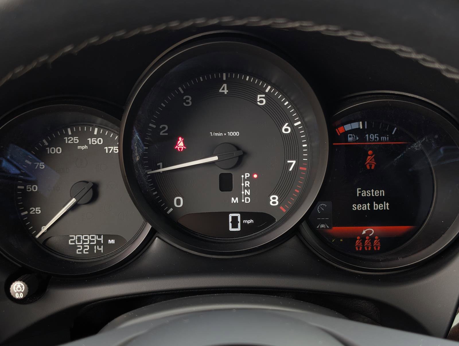 2023 Porsche Macan T photo 9